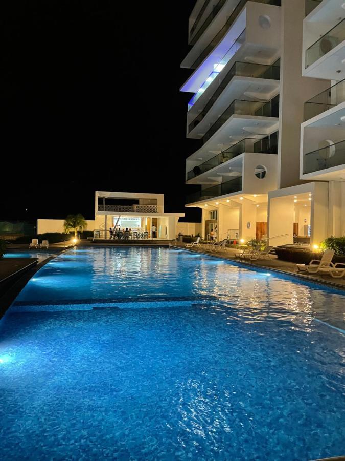 Resort Playa Azul Departamentos Frente Al Mar Tonsupa Exterior foto
